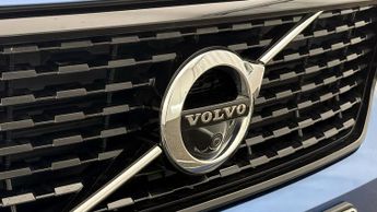 Volvo XC40 B4 R-DESIGN PRO