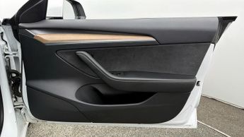 Tesla Model 3 LONG RANGE
