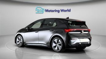 CUPRA Born V1