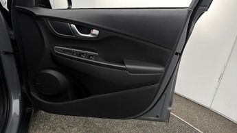 Hyundai KONA PREMIUM