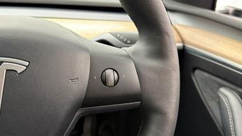 Tesla Model Y BASE