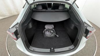 Tesla Model Y BASE