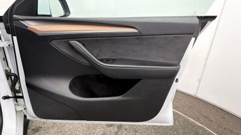 Tesla Model Y BASE