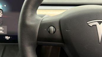 Tesla Model Y BASE