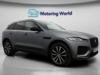 Jaguar F-Pace R-DYNAMIC SE BLACK