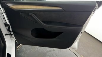 Tesla Model Y BASE