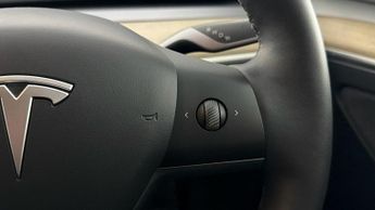 Tesla Model Y BASE