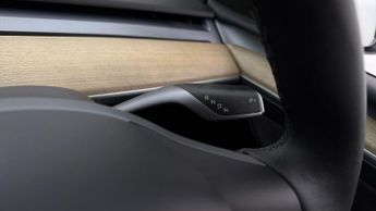 Tesla Model Y BASE