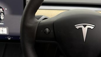 Tesla Model Y BASE