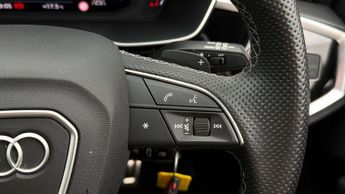 Audi Q3 TFSI S LINE BLACK EDITION