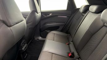 Audi Q4 e-tron S LINE