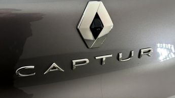 Renault Captur TECHNO E-TECH