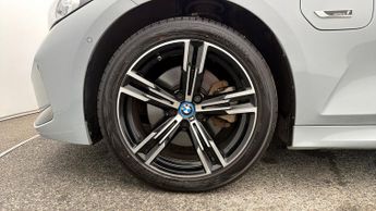 BMW 3 Series 330E M SPORT