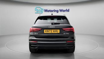 Audi Q3 TFSI E S LINE BLACK EDITION