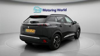 Peugeot E-2008 ALLURE PREMIUM