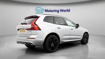 Volvo XC60 B5 R-DESIGN AWD