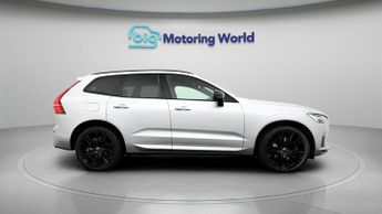 Volvo XC60 B5 R-DESIGN AWD