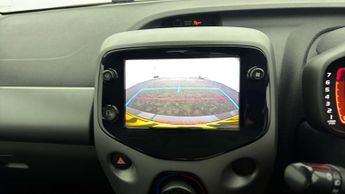 Toyota AYGO VVT-I X-PLAY X-SHIFT TSS