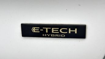 Renault Captur TECHNO E-TECH
