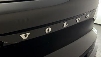 Volvo XC40 B5 R-DESIGN PRO AWD