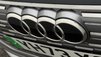 Audi Q4 e-tron S LINE