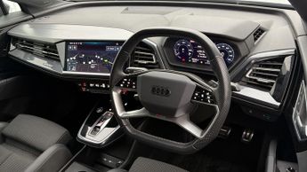 Audi Q4 e-tron S LINE