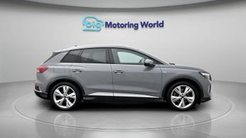 Audi Q4 e-tron S LINE