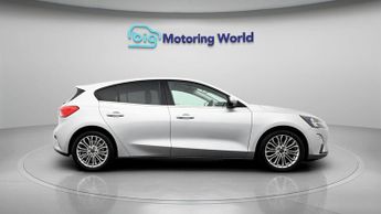 Ford Focus TITANIUM X EDITION