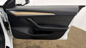 Tesla Model 3 LONG RANGE