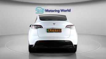 Tesla Model Y LONG RANGE AWD