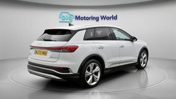 Audi Q4 e-tron S LINE