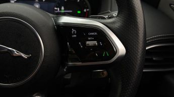 Jaguar XE R-DYNAMIC SE