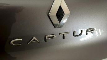 Renault Captur TECHNO E-TECH