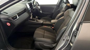 Renault Clio E-TECH ENGINEERED