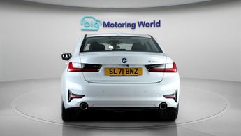 BMW 3 Series 330E SE PRO