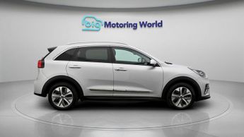 Kia Niro 4 PLUS