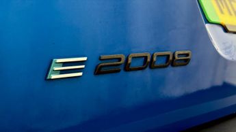 Peugeot E-2008 ALLURE