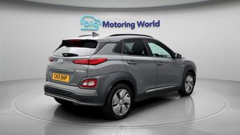 Hyundai KONA PREMIUM SE