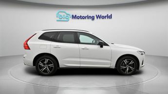 Volvo XC60 B5 R-DESIGN AWD