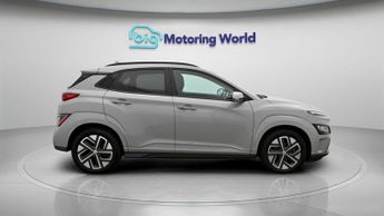 Hyundai KONA PREMIUM