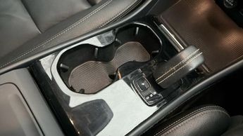 Volvo XC40 P8 R-DESIGN AWD