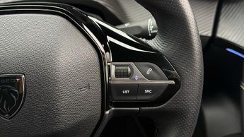 Peugeot E-2008 GT