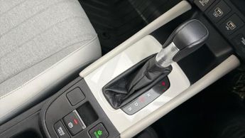 Honda Jazz I-MMD EX