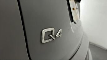 Audi Q4 e-tron S LINE