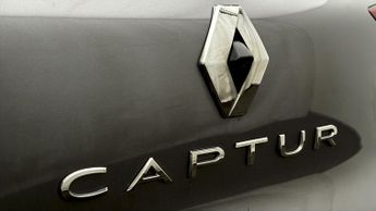 Renault Captur TECHNO E-TECH