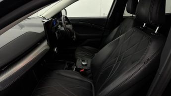 Ford Mustang Mach-E BASE