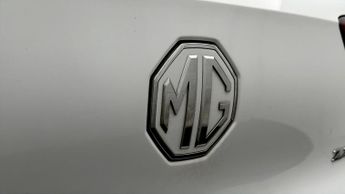 MG MG ZS TROPHY CONNECT
