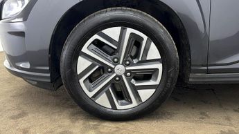 Hyundai KONA PREMIUM