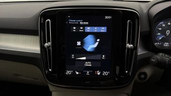 Volvo XC40 D3 MOMENTUM PRO