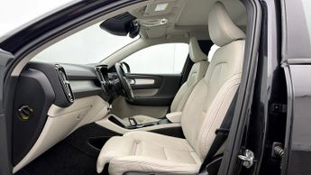 Volvo XC40 D3 MOMENTUM PRO